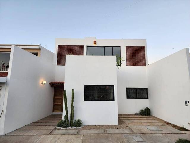 #5554 - Casa para Venta en Villa de Alvarez - CL - 1